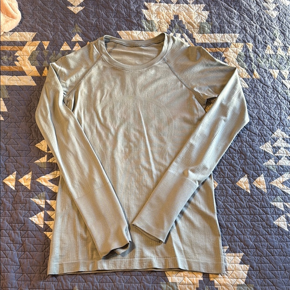 EUC women’s lululemon swiftly long sleeve size 6